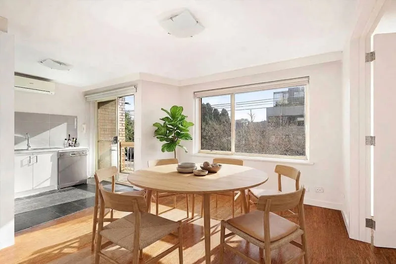 Built-in Equity dining area